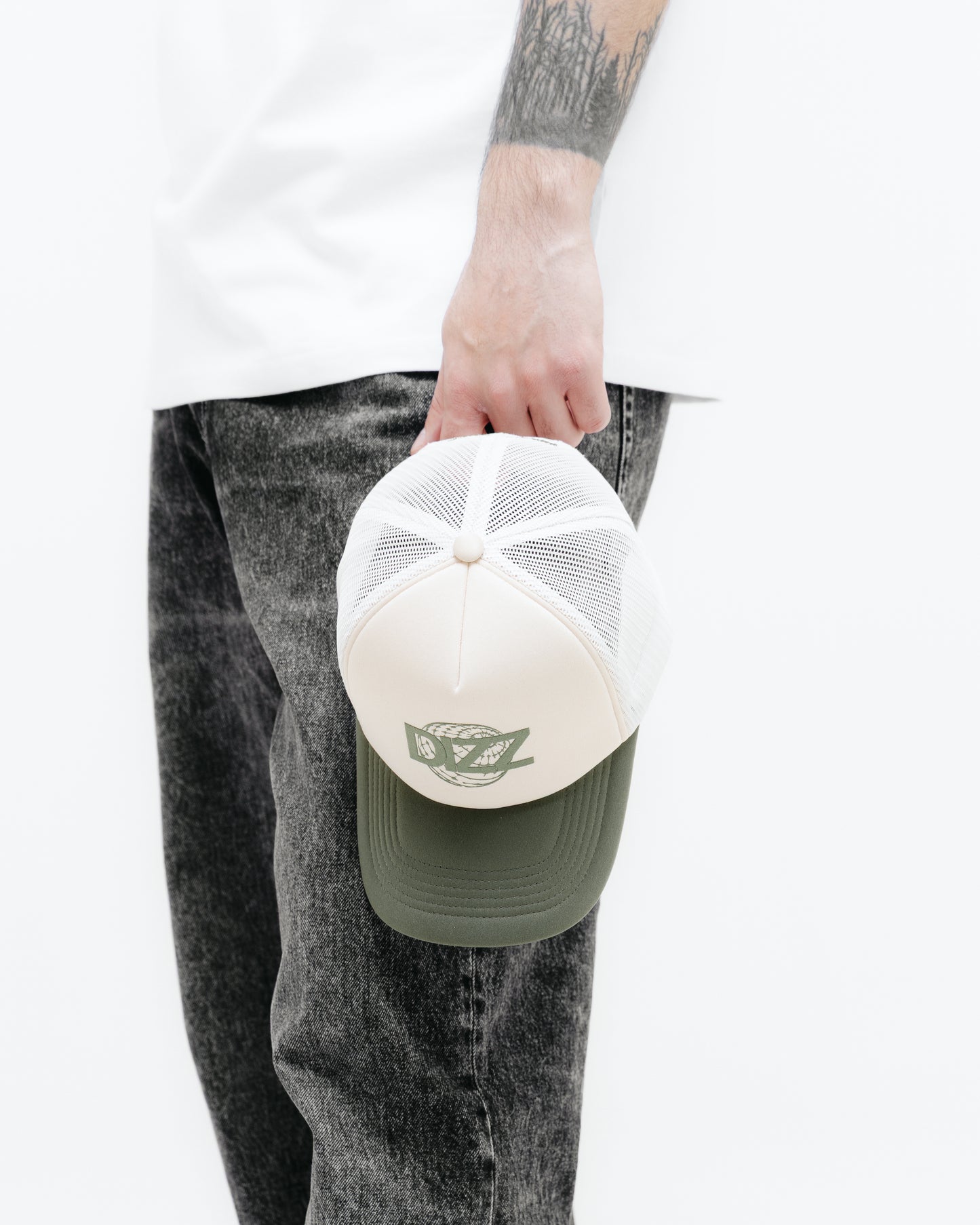Beige/Green
